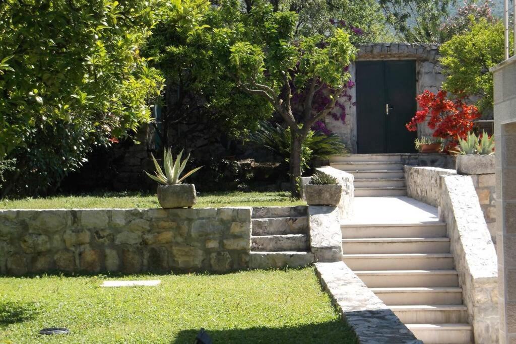 Charming Apartment For 3 Pax In Cavtat Esterno foto