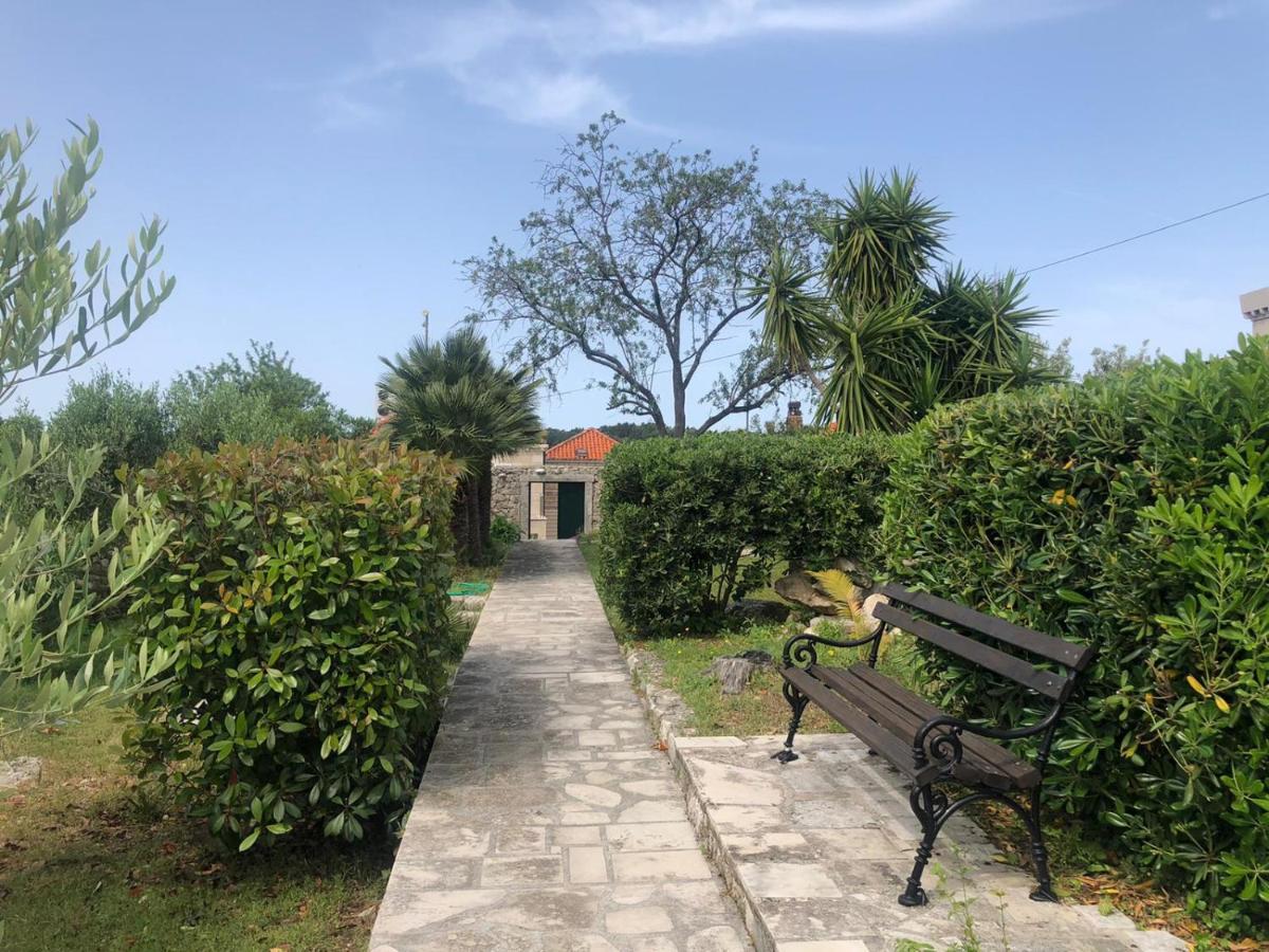 Charming Apartment For 3 Pax In Cavtat Esterno foto